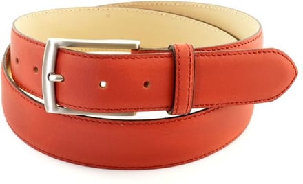 3.5CM BREDE RODE RIEM. MAAT 95 MAKKELIJK AANPASBARE MAAT DOOR MIDDEL VAN EEN SCHROEFJE
