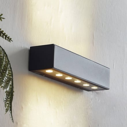 Lucande LED buiten wandlamp Selim, lengte 30 cm, zwart