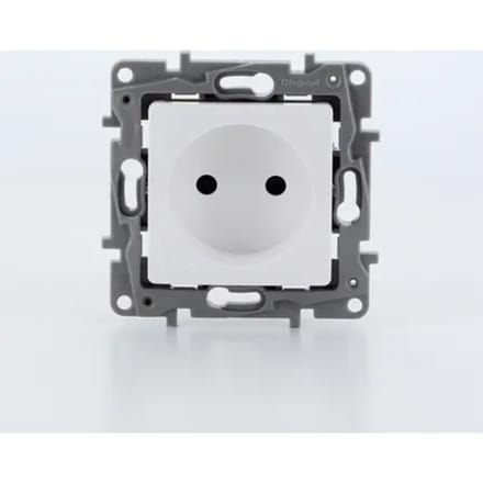 Legrand Stopcontact 2-polig Niloe Inbouw Wit