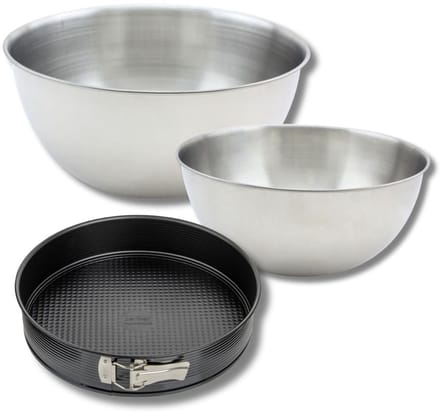 Set bestaande uit 1 springvorm 24 cm, 1 spatel Zenker en 2 mengkommen van roestvrij staal Fackelmann
