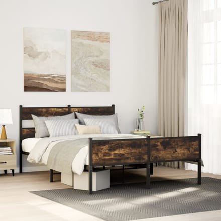 vidaXL - Bedframe - zonder - matras - hout - gerookt - eikenkleurig - 137x190 - cm