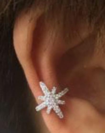 Ster ear cuff met steentjes | zilver gekleurd