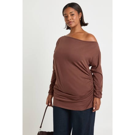 boohoo Dames Plus Off-Shoulder Gerimpelde Lange Mouw Top | Chocolate | Maat: 16