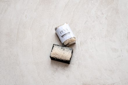 Peya Loofah soap - Charcoal Detox – Black Garlic