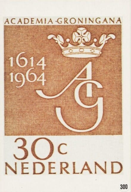 Briefkaart met afbeelding Universiteit Groningen – Kroontje + monogram A.G. postzegel