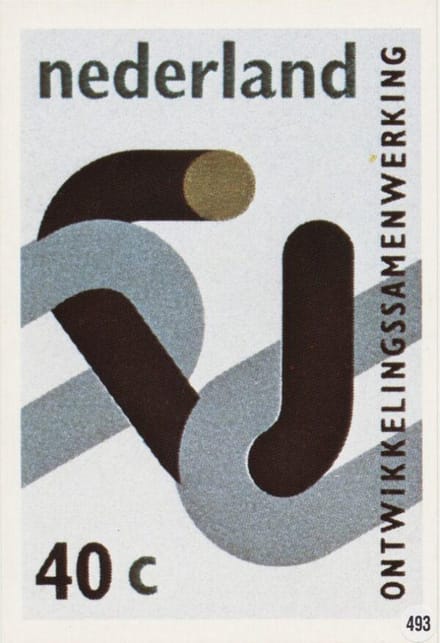 Briefkaart met afbeelding Ontwikkelingssamenwerking postzegel