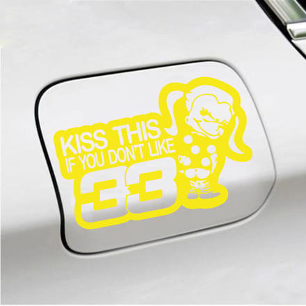 Bumpersticker - Kiss This If You Dont Like 33 - 13,4 X 20 - Geel