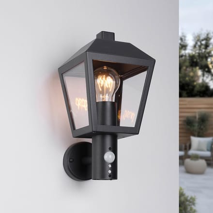 Landelijke buitenwandlamp Dax met sensor - zwart