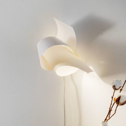 Ingo Maurer Oop's 2 wandlamp van papier