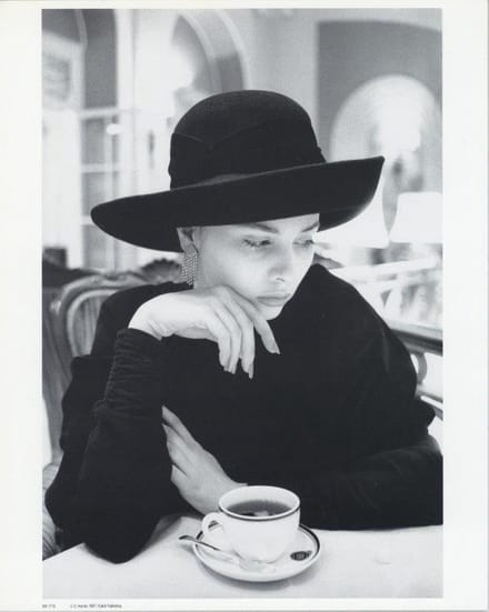Mini zwart-wit poster - Woman in Black - Stephen Hender - 24x30 cm