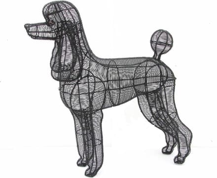 Tuinbeeld -  Hond Poedel Close Wire - Frame