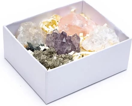 Geschenkdoosje met 5 ruwe kristallen