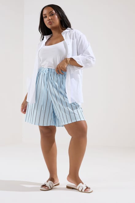Yours Gestreepte Short Met Textuur In Lichtblauw Size 42