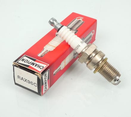 Bougie d'allumage Champion RAX96C pour moto quad / DR7EA Neuf