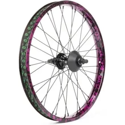 Achterwiel van de fiets met cassette LHD Salt EX