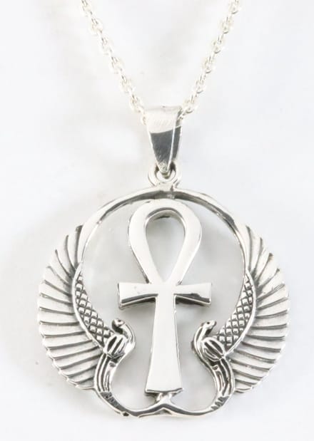 Bewerkte zilveren ankh hanger aan ketting