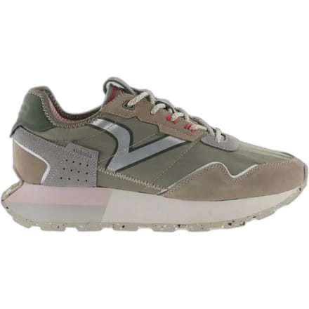 Trainers Victoria Wing