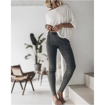 Mikuta The Dark Ribbed Leggings Größe: S | Sport-Leggings Outlet | Damen