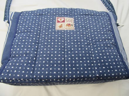 Bebe confort ,luiertas ,  Nurcerytas blauw hartje , met kussen