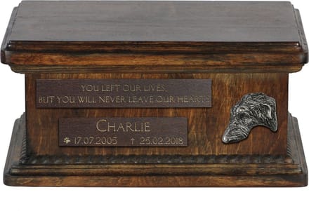Persoonlijke houten urn voor Schotse Deerhound as met gravure