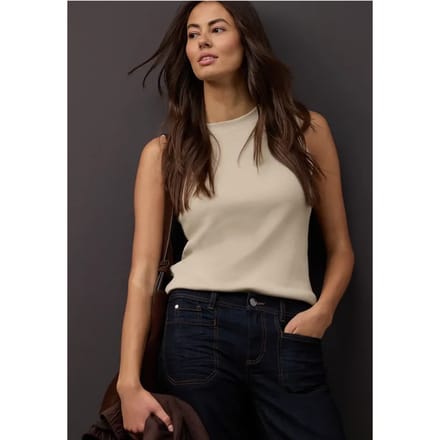 Basic top met geribbelde textuur