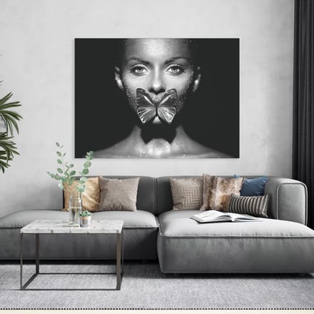 Canvas Schilderij - Butterfly Woman- 90 x 60 cm - PosterGuru