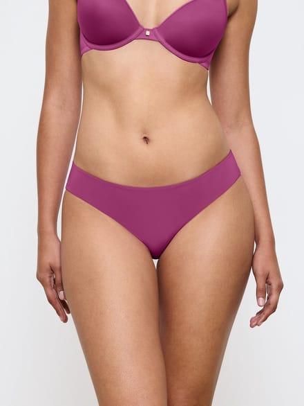 Triumph Tai-Slip Body Make-Up Essentials
