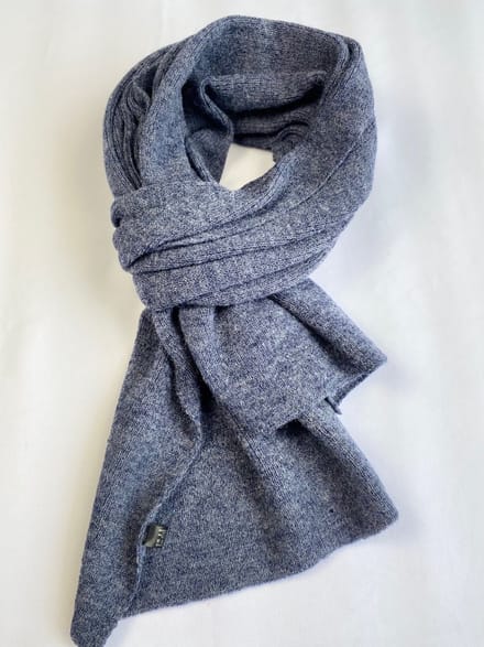 Wintersjaal / effen sjaal van mooi, warm en elastisch materiaal