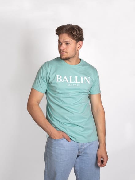 T-shirt ballin