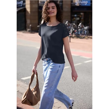 Shirt met overhangende schouder en knoopdetail