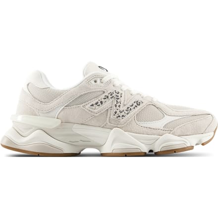 New Balance 9060 Sneakers Dames - Grijs - Maat 37 - Mesh/Synthetisch