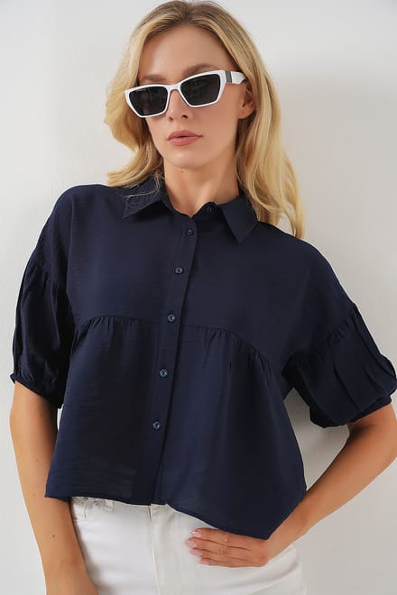 Losse Cropped Overhemd met Knopen en Shirtkraag