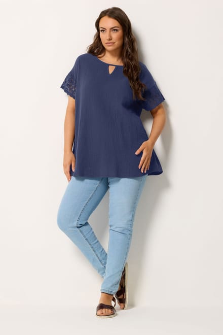 Yours Marineblauwe Gehaakte Mousseline Top Size 62-64