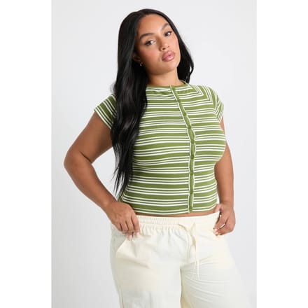 boohoo Dames Plus gestreepte top met knoopsluiting en capmouwen | Olijf | Maat: 44