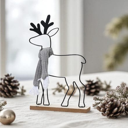 IJzeren Hert met Sjaal - 29 cm | Stijlvolle Kerstdecoratie