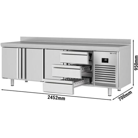 GGM Gastro Kühltisch Premium PLUS - 2452x700mm - mit 3 Türen - 3 Schubladen - mit Aufkantung