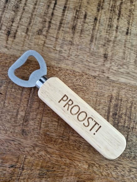 Hand Flesopener Proost!