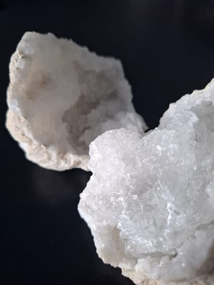 Healing Magic 777 - Edelstenen - Bergkristal geode - zuivering, balans, helderheid, bescherming, aura-versterking