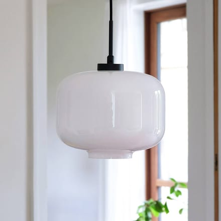 Dyberg Larsen hanglamp Arp, wit, glas, Ø 30 cm