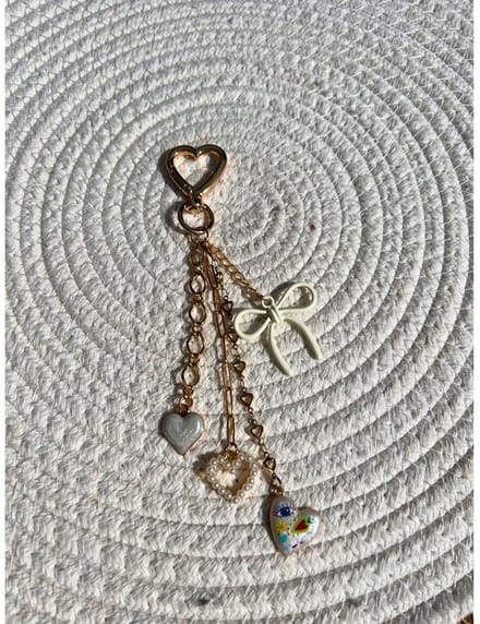 2 Love it Liefedevol B - Sleutelhanger - Tashanger - Wit - Goudkleurig - Veelkleurig