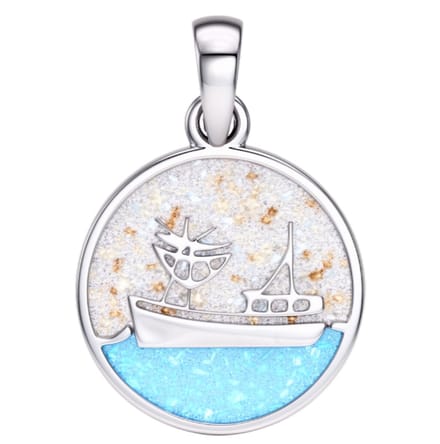 Zilveren ketting hanger Vissersboot in zee met echt zand
