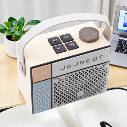 Jojocut C10 Mini Bluetooth Speaker – Compact Retro Radio Design– Draagbare Radio-Bluetooth Speaker Afmetingen: 9,9 × 7,6 × 5,6 cm