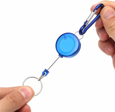 Blauwe Uittrekbare sleutelhanger / pasjeshouder met karabijnhaak