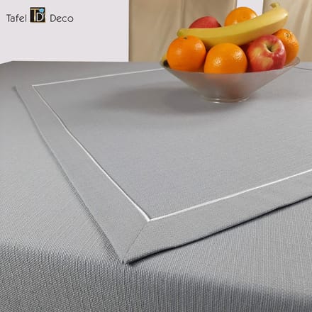Dekservet model Maria , 70×70 cm , vuilafstotend, grijs met witte streep.