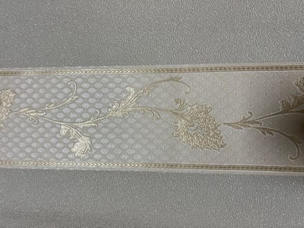BEHANGRAND BEIGE GOUD CREME BLADEREN KLASSIEK
