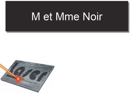 Gegraveerd naamplaatje voor brievenbus - Gepersonaliseerd, zwart, 10 x 2,5 cm
