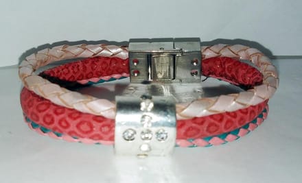 Authentieke armband met 3 rijen leer, slider en magneet slot