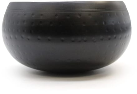 Grote zwarte geklopte kom - 18 cm