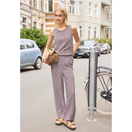 Wide Leg jumpsuit in casual pasvorm
