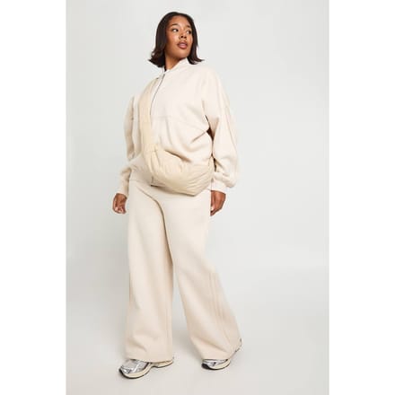 boohoo Dames Plus Pintuck Joggers met wijde pijpen | Ecru | Maat: 26